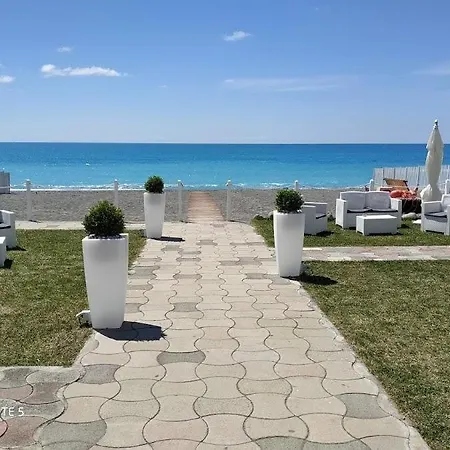 El Bisagra Bed and Breakfast 4*