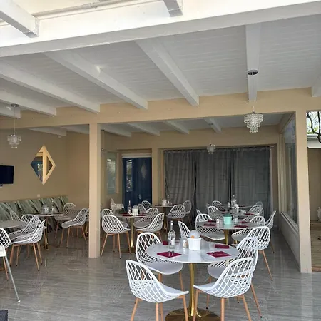 El Bisagra Bed and Breakfast 4*