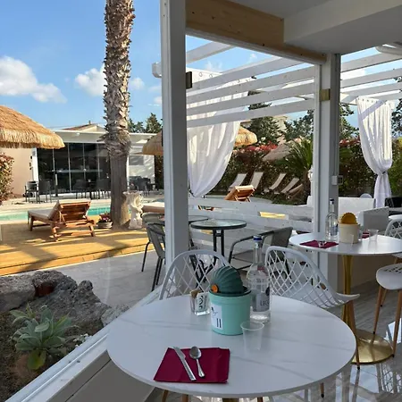 El Bisagra 4*