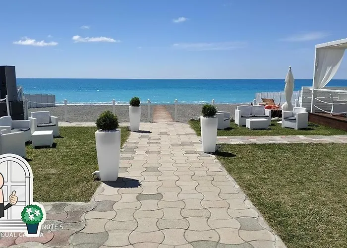 El Bisagrà Bed & Breakfast 4*